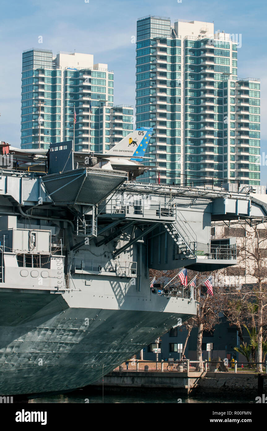 Porte-avions USS Midway (musée), le Port de San Diego, San Diego, Californie. Banque D'Images