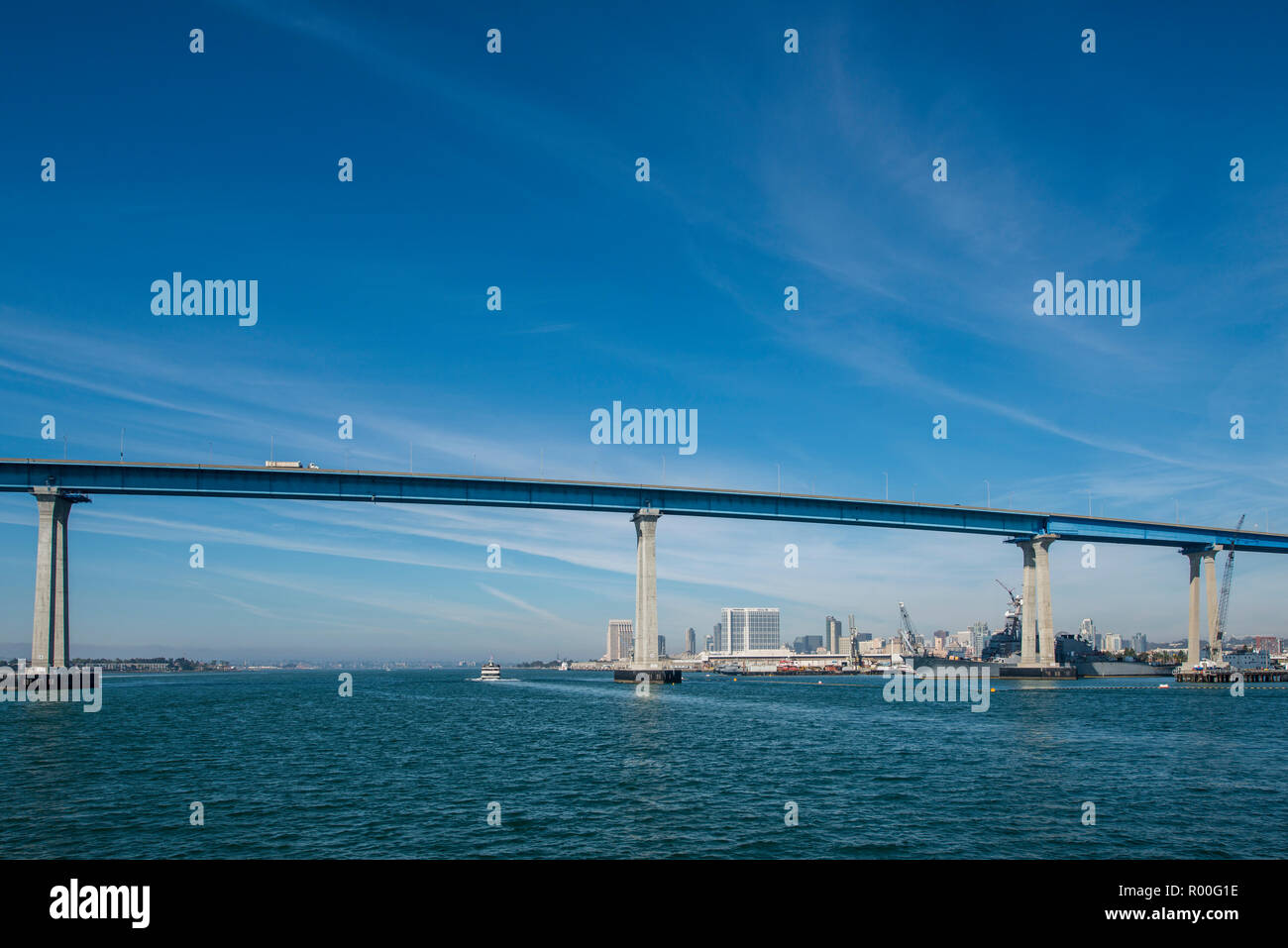 Le San Diego Coronado Bridge, San Diego Harbor, San Diego, Californie. Banque D'Images