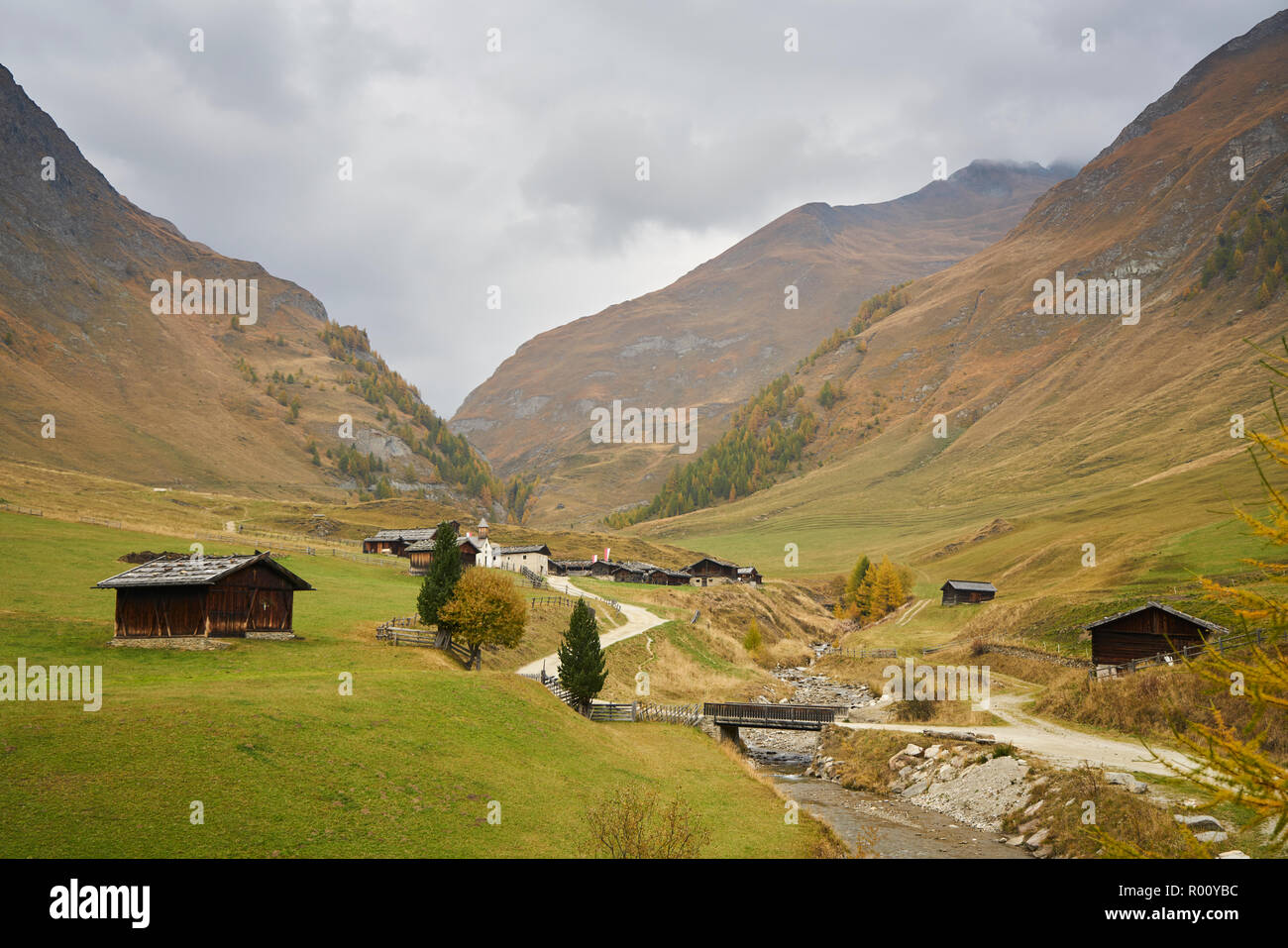 Fane Alm avec Pfundigerer, montagnes du Tyrol du Sud, Italie Banque D'Images