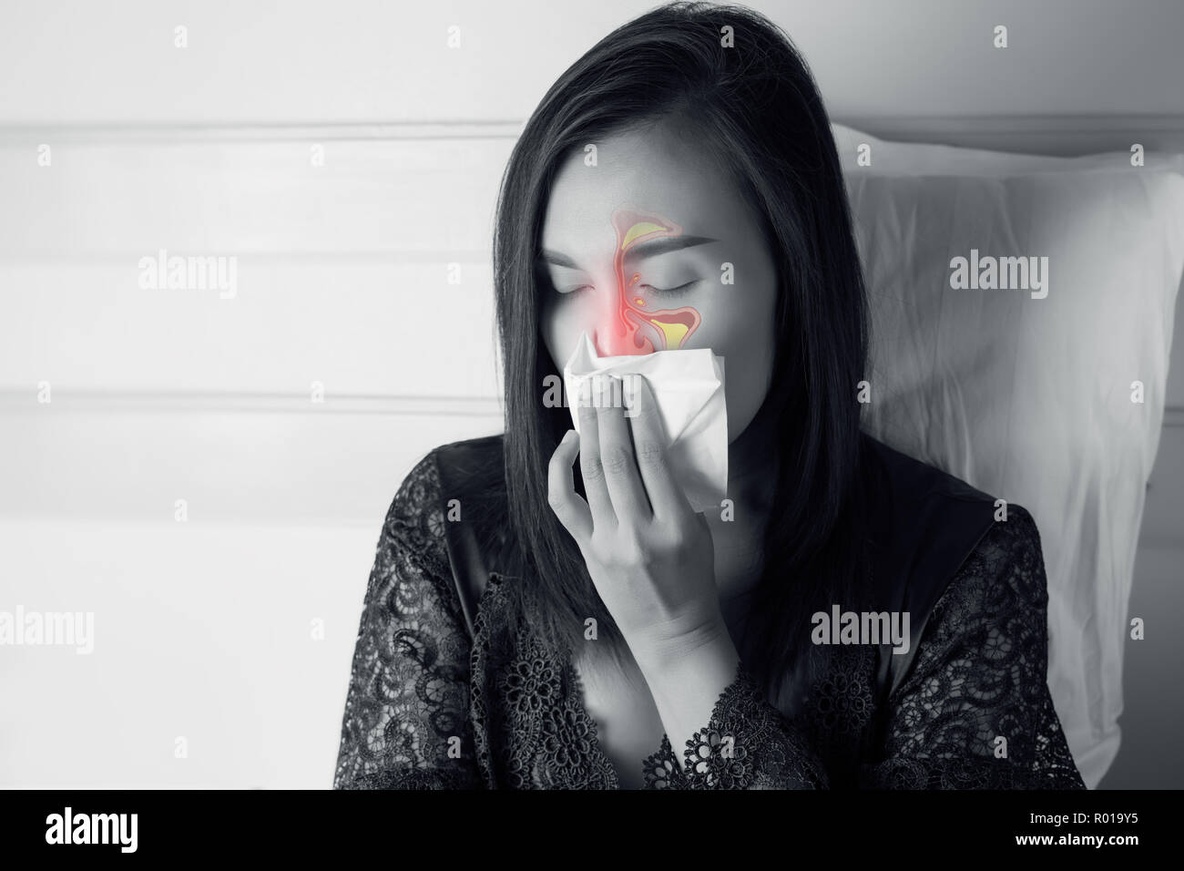 Les femmes de malaise et de sinus. Allergie à la poussière. La grippe. Peuple pris froid et allergie. Banque D'Images
