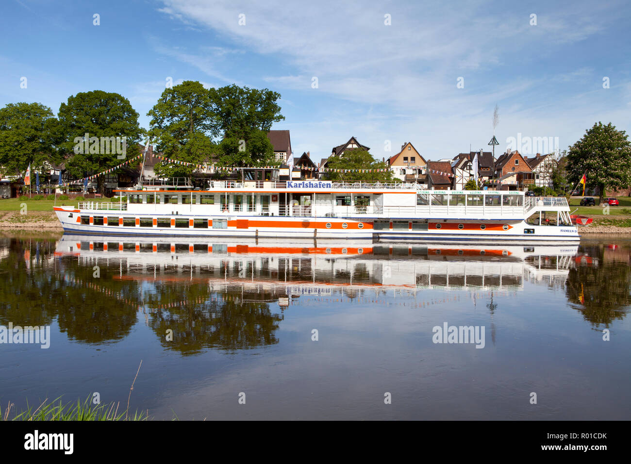 Navire à passagers Karlshafen, Bodenwerder, berceau du Baron Muenchhausen, Weserbergland, Basse-Saxe, Allemagne, Europe Banque D'Images