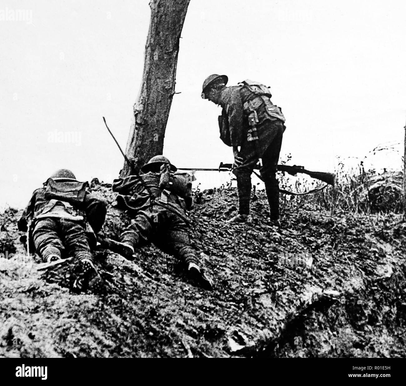 Les troupes britanniques avance à Bernafay bois lors de la Première Guerre mondiale Banque D'Images