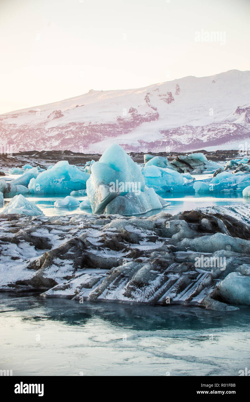 Glace et glaciers à Iceberrgs Lagoon Jökulsarlon, Islande, Europe Banque D'Images