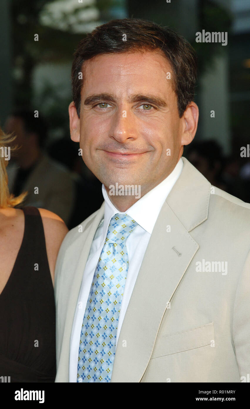 Steve Carell arrivant à la 40 Year-Old Virgin à l'Arclight Theatre de Los Angeles. 11 août 2005.06 CarellSteve060 Red Carpet Event, Vertical, USA, Cinéma, Célébrités, photographie, Bestof, Arts, Culture et divertissement, Célébrités Topix fashion / Vertical, Best of, événement dans la vie d'Hollywood, Californie - Tapis rouge et en backstage, USA, Cinéma, Célébrités, cinéma, télévision, Célébrités célébrités musique, photographie, Arts et culture, Bestof, divertissement, Topix headshot, vertical, une personne, à partir de l'an 2005, enquête tsuni@Gamma-USA.com Banque D'Images