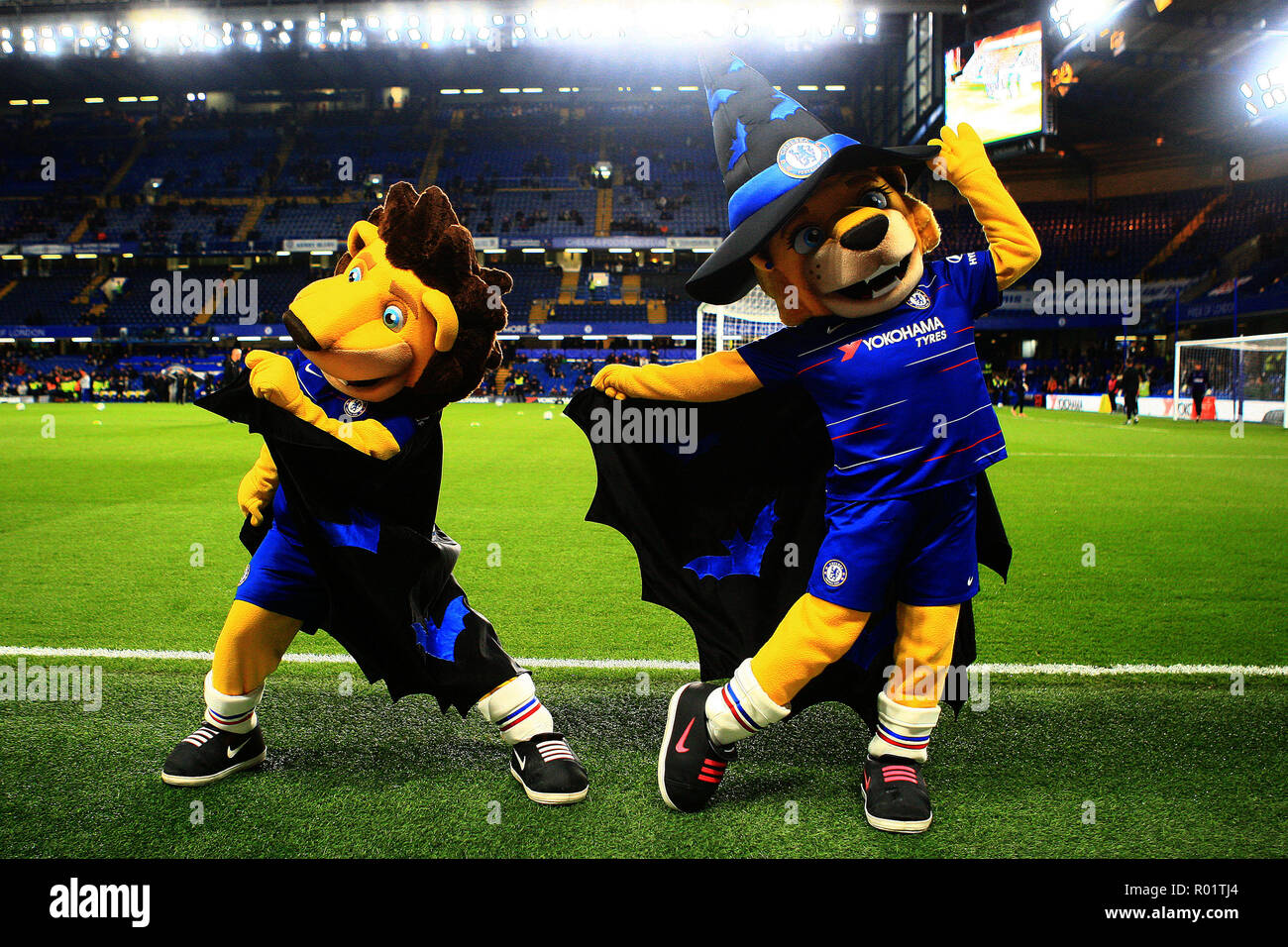 Ancien Pin's Chelsea FC - Écu Stamford Bridge Avec Crête De Lion
