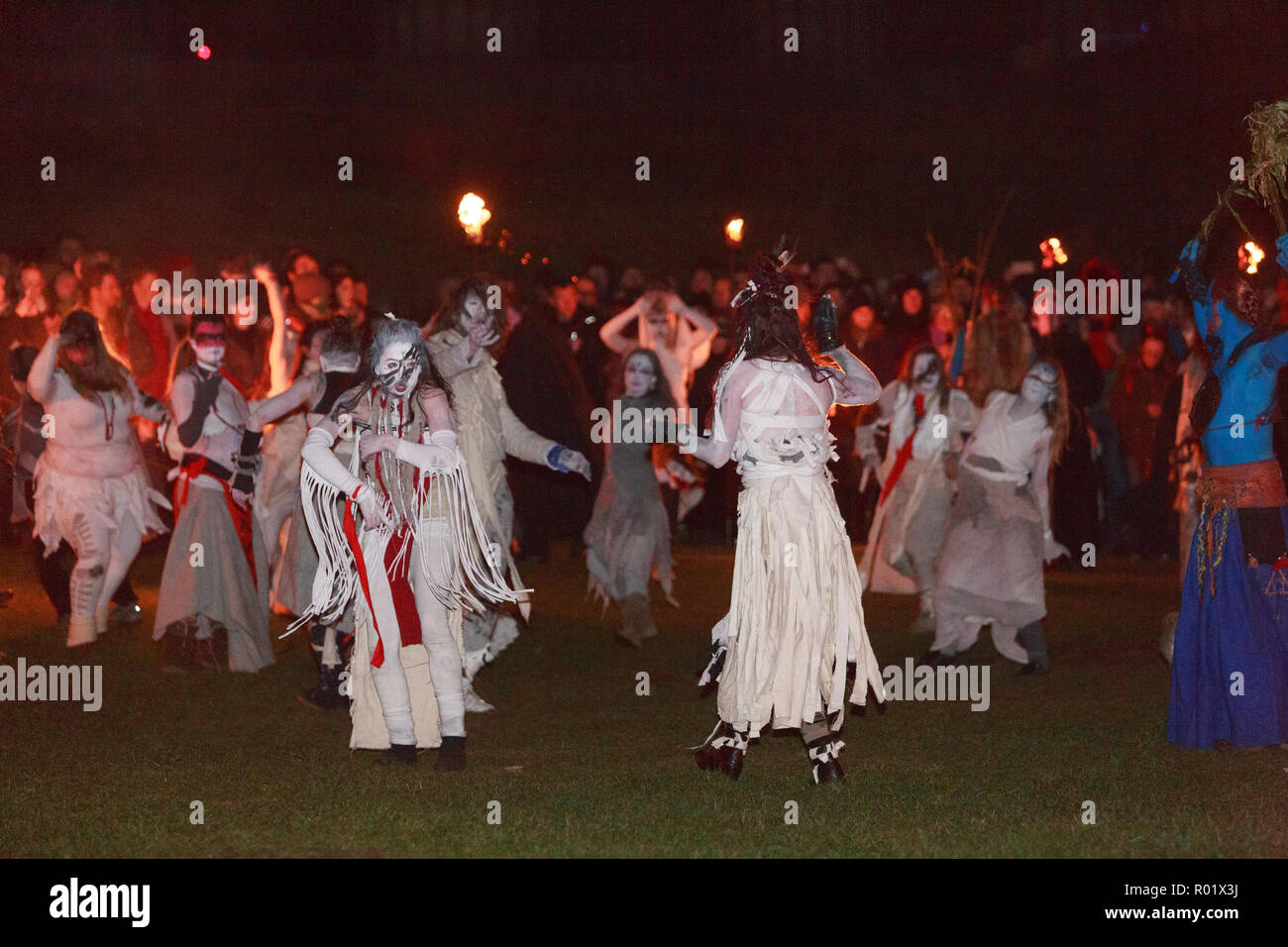 Edimbourg, Ecosse. UK. 31 octobre 2018. La fête du Feu Samhuinn, fin de l'été début de l'hiver. Pour la première fois Samhuinn Fire Festival marque le retour des saisons en haut de Calton Hill. Pako Mera/Alamy Live News Banque D'Images