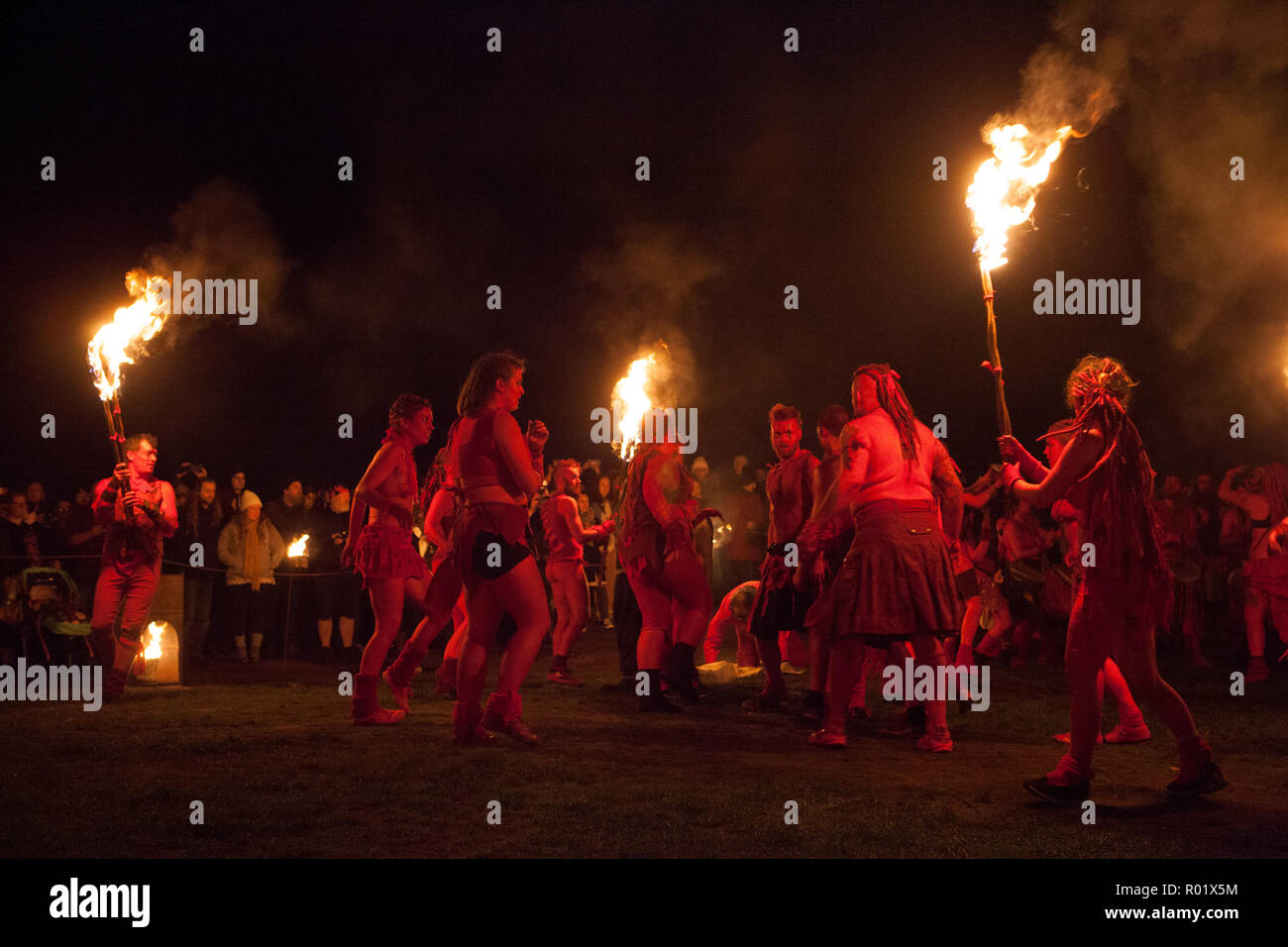 Edimbourg, Ecosse. UK. 31 octobre 2018. La fête du Feu Samhuinn, fin de l'été début de l'hiver. Pour la première fois Samhuinn Fire Festival marque le retour des saisons en haut de Calton Hill. Pako Mera/Alamy Live News Banque D'Images