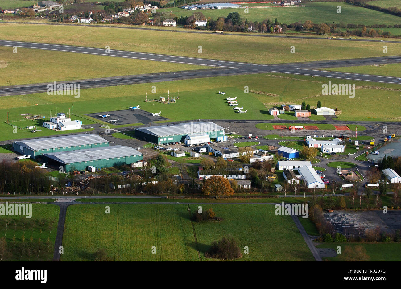 Vue aérienne de l'aéroport d'affaires de Wolverhampton à Halfpenny Green près de Bobbington England Uk Banque D'Images
