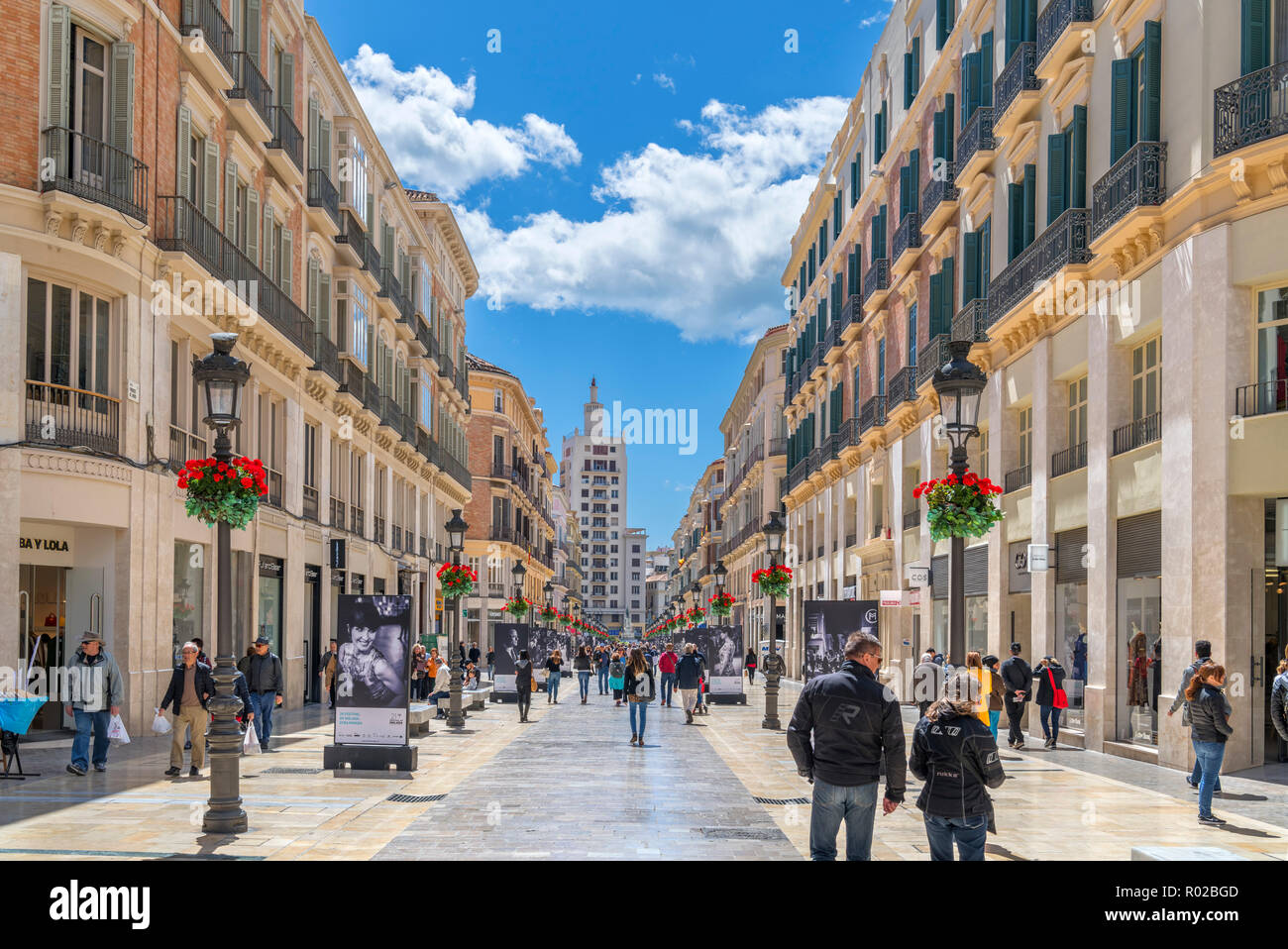 Boutiques sur la Calle MarquÃ©s de Larios, Malaga, Costa del Sol, Andalousie, Espagne Banque D'Images