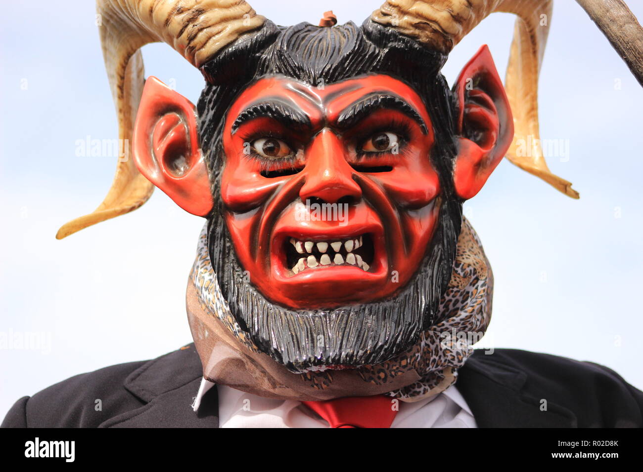 Close up d'un masque effrayant à une danse de la diabla (démons) performance Banque D'Images