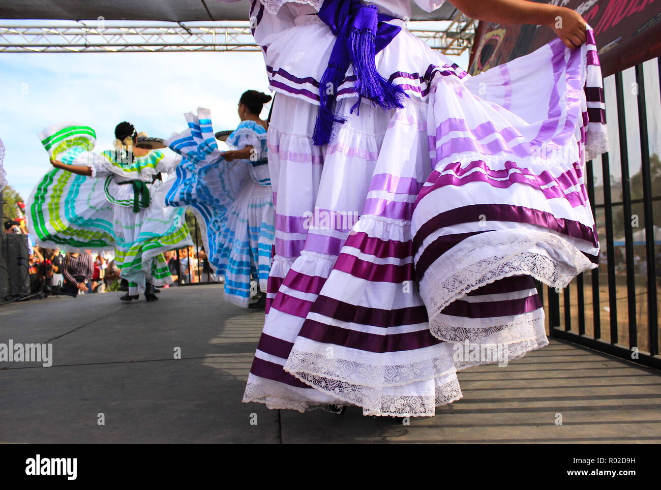 Jupes traditionnelles mexicaines Banque de photographies et d'images à  haute résolution - Alamy