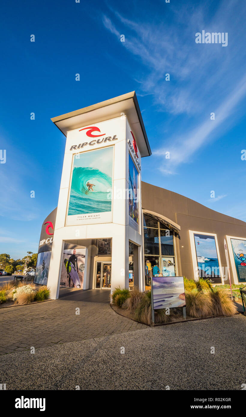 Entrée de la boutique de surf Rip Curl Surf Coast Plaza, à Torquay, Surf Coast Shire, Great Ocean Road, Victoria, Australie. Banque D'Images