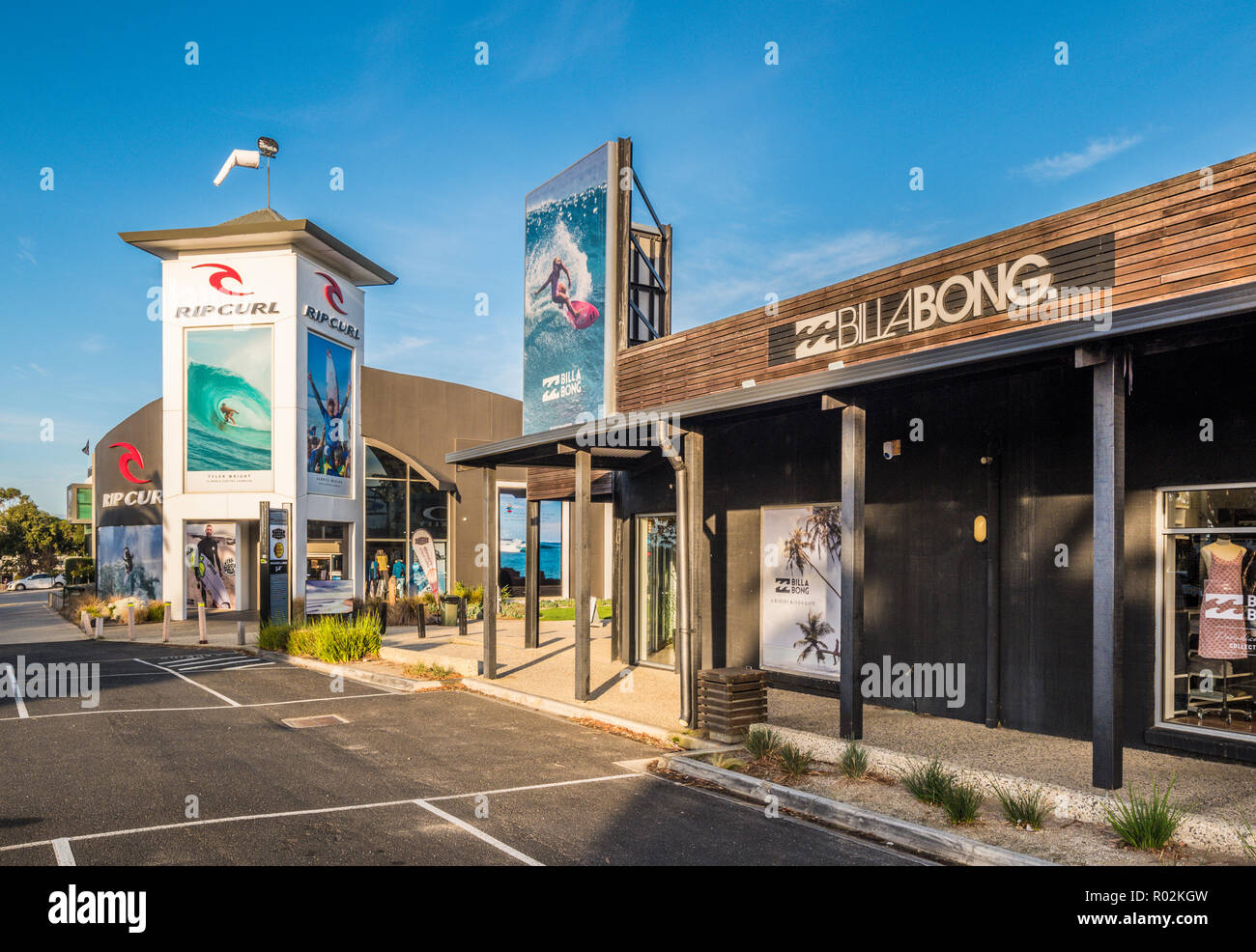 Rip Curl et Billabong surf shops at Surf Coast Plaza, Torquay, Surf Coast Shire, Great Ocean Road, Victoria, Australie. Banque D'Images