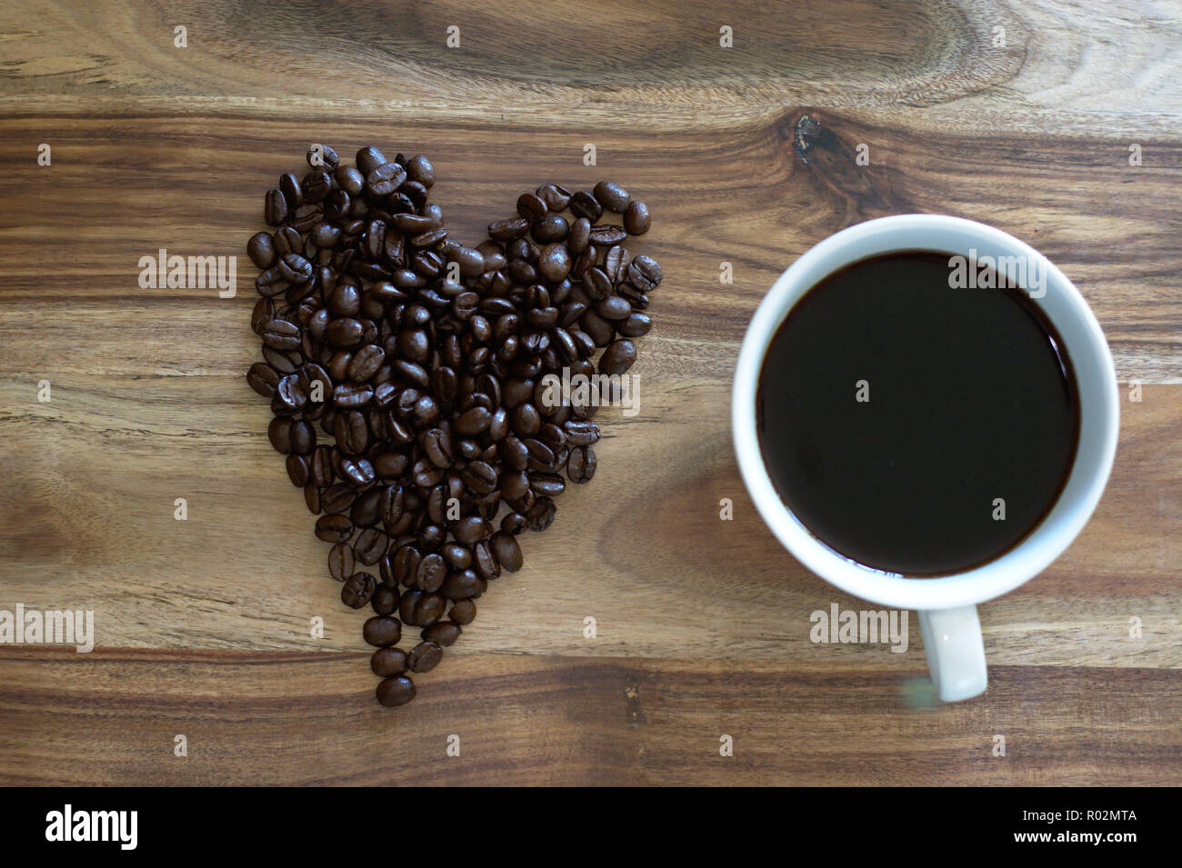 Aime le café, grains de café et tasse Banque D'Images