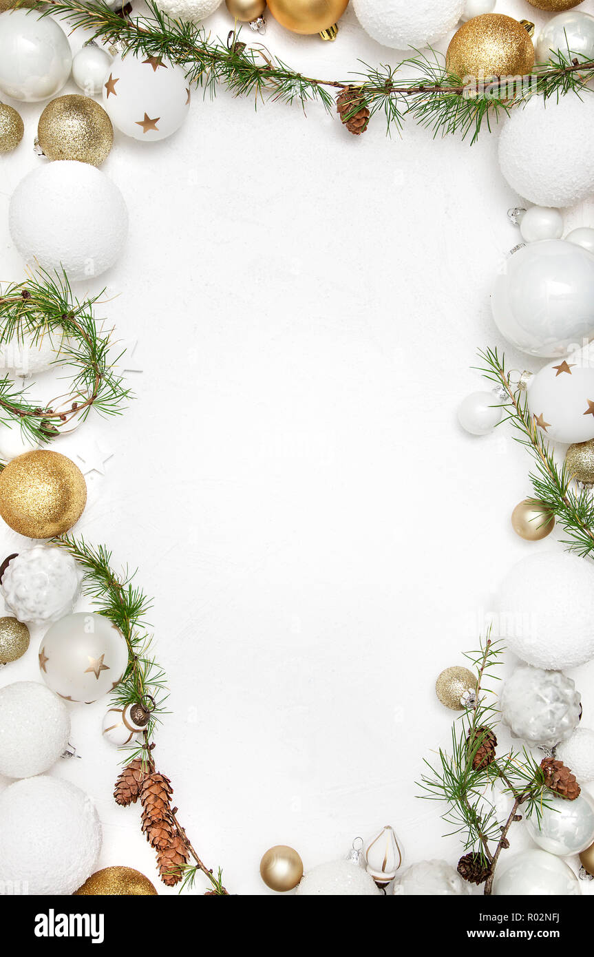 Carte de voeux - Noël en bois blanc avec fond de décoration blanc et or Banque D'Images