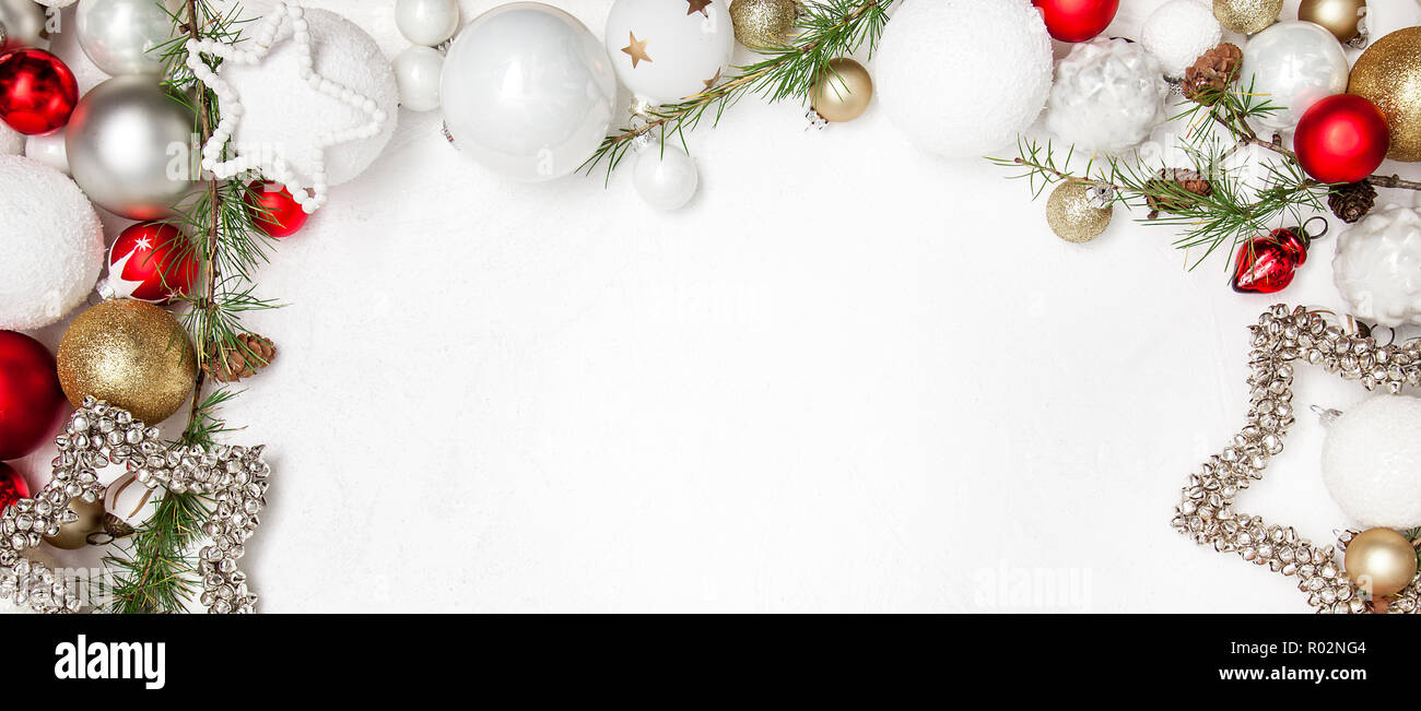Carte de vœux de Noël - fond bois blanc avec décoration de Noël Banque D'Images