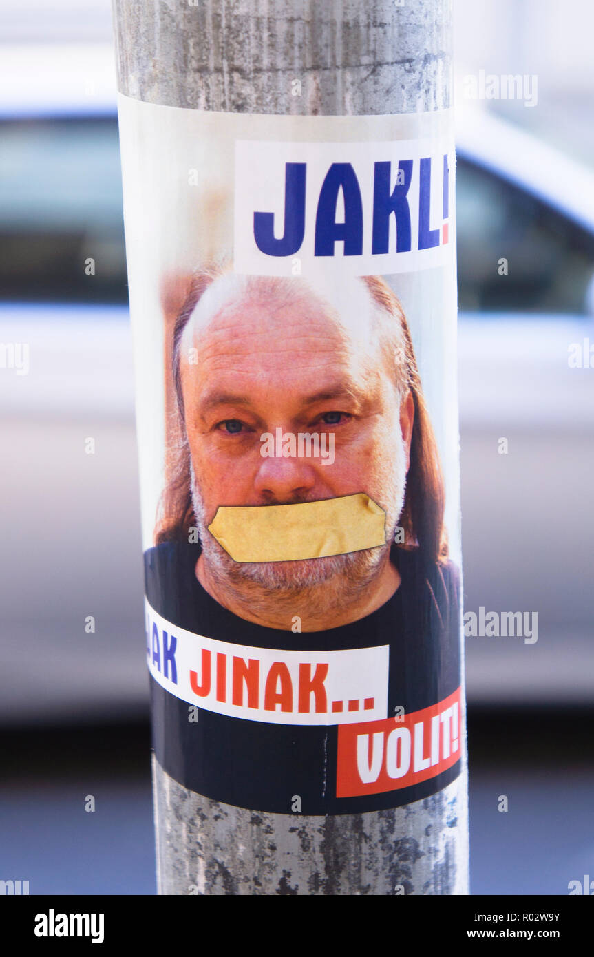 Pré-campagne électorale Ladislav Jakl autocollant, élections au Sénat en 2018 à Prague, en République tchèque, le 31 octobre 2018 (CTK Photo/Libor Sojka) Banque D'Images