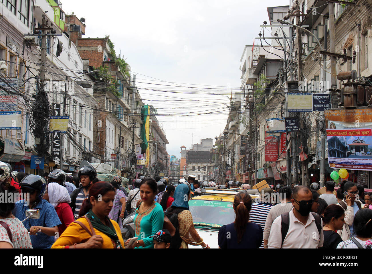 Traduction : la situation du marché local et d'Indra Chowk bazar à Katmandou. Prises au Népal, septembre 2018. Banque D'Images