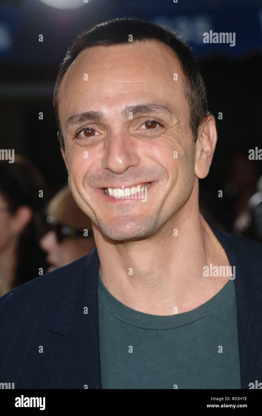 Hank Azaria arrivant à la Simpsons, la première du film au Westwood Theatre de Los Angeles. AzariaHank headshot contact des yeux sourire_130 Red Carpet Event, Vertical, USA, Cinéma, Célébrités, photographie, Bestof, Arts, Culture et divertissement, Célébrités Topix fashion / Vertical, Best of, événement dans la vie d'Hollywood, Californie - Tapis rouge et en backstage, USA, Cinéma, Célébrités, cinéma, télévision, Célébrités célébrités musique, photographie, Arts et culture, Bestof, divertissement, Topix headshot, vertical, une personne, à partir de l'an 2007, enquête tsuni@Gamma-USA.com Banque D'Images