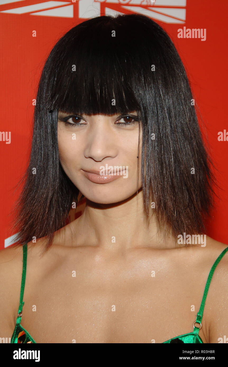 Bai Ling arrivant à la revue 944 1er anniversaire fête à la Stoli Hôtel à Los Angeles. portrait les yeux vert soie topBaiLing_157 Red Carpet Event, Vertical, USA, Cinéma, Célébrités, photographie, Bestof, Arts, Culture et divertissement, Célébrités Topix fashion / Vertical, Best of, événement dans la vie d'Hollywood, Californie - Tapis rouge et en backstage, USA, Cinéma, Célébrités, cinéma, télévision, Célébrités célébrités musique, photographie, Arts et culture, Bestof, divertissement, Topix headshot, vertical, une personne, à partir de l'an 2007, enquête tsuni@Gamma-USA. Banque D'Images