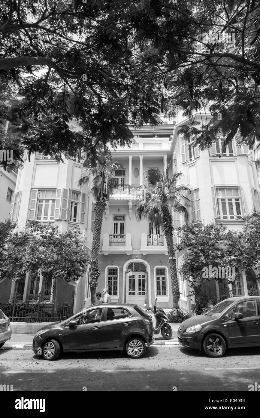 Tel Aviv, Israël - le 6 juin 2018 : architecture générique et la ville de Tel Aviv, modernes et de vieux bâtiments dans le centre de rues de Tel Aviv-Ya Banque D'Images