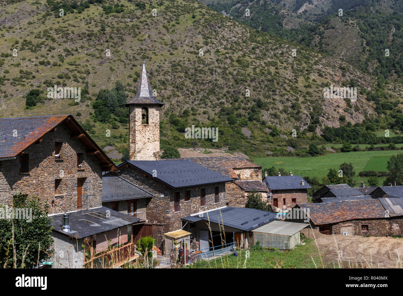 Gavas, un petit village dans les Pyrénées Catalanes Banque D'Images