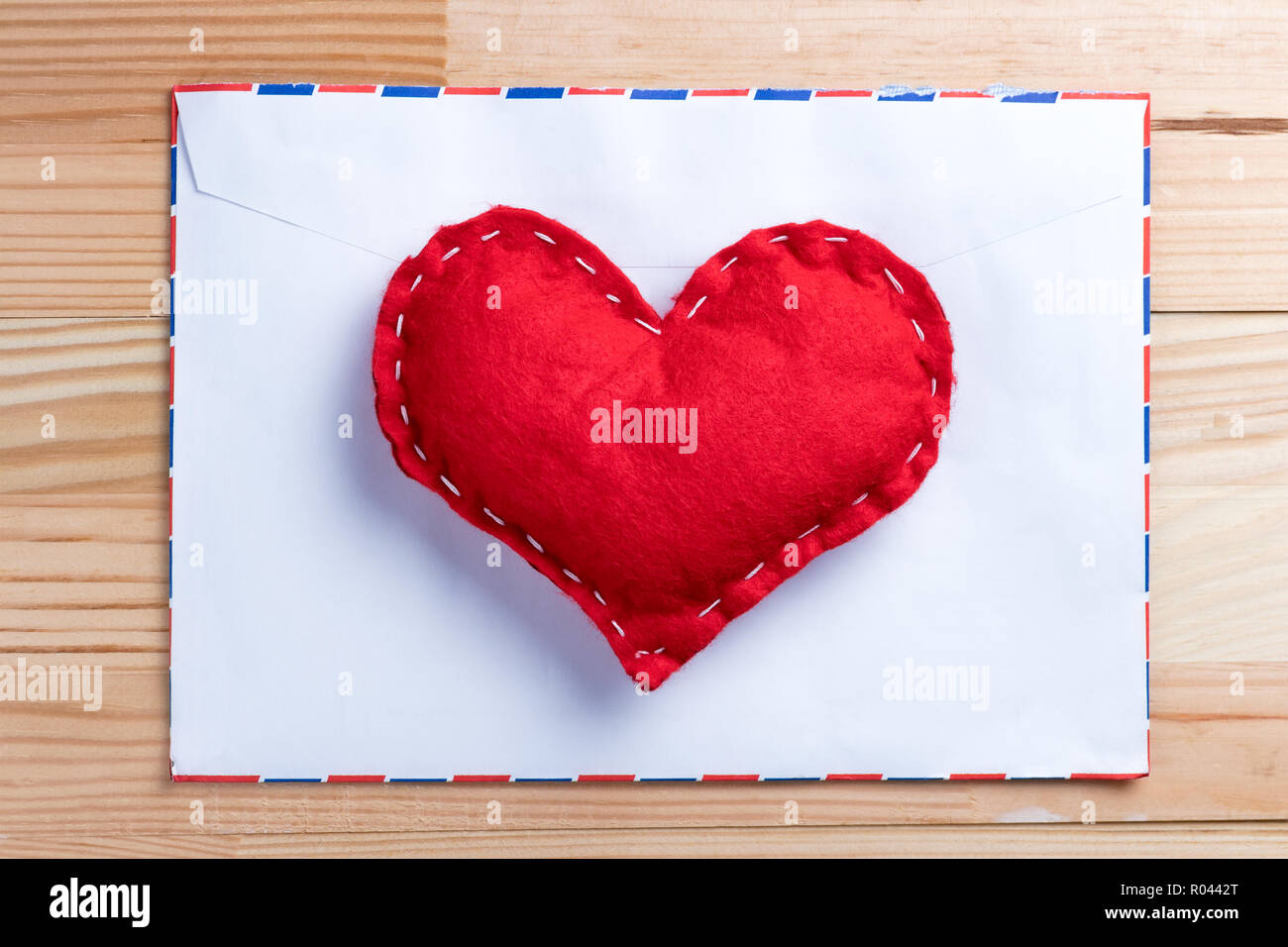 Montage Photo Carte De Saint Valentin Message Damour Romantic Letter Heart Banque D Image Et Photos Alamy Montage Photo Carte De Saint Valentin Message Damour Romantic Letter Heart Banque D Image Et Photos Alamy