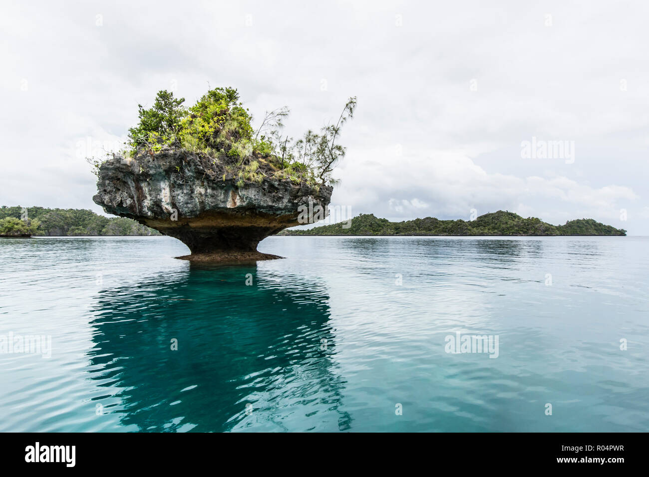 Des formations rocheuses intéressantes sur l'île de Vanua Balavu, Lau, du Nord, de la République de Fidji, Îles du Pacifique Sud, du Pacifique Banque D'Images