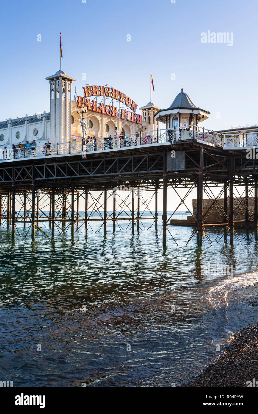 Palace Pier de Brighton, East Sussex, Angleterre, Royaume-Uni, Europe Banque D'Images