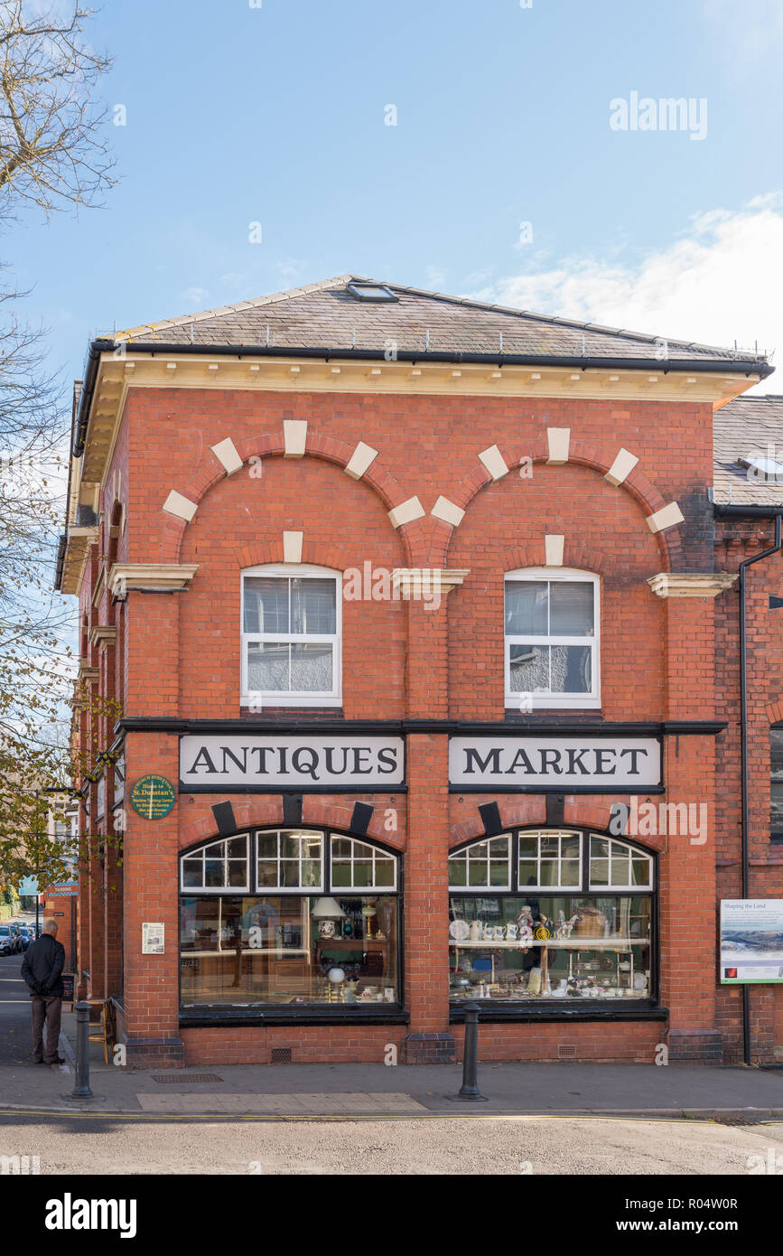 Marché d'antiquités de Stretton dans le Shropshire ville de Church Stretton Banque D'Images
