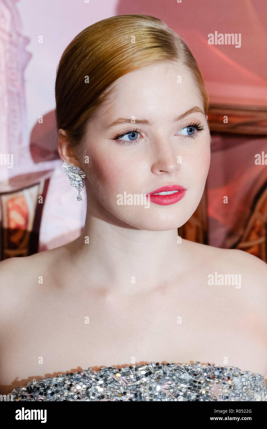 Londres, Royaume-Uni. 1er novembre 2018. Ellie Bamber au Gala européen de Casse-Noisette et les quatre domaines le jeudi 1 novembre 2018 tenue à vue Westfield, Londres. Sur la photo : Ellie Bamber. Photo par Julie Edwards. Credit : Julie Edwards/Alamy Live News Banque D'Images