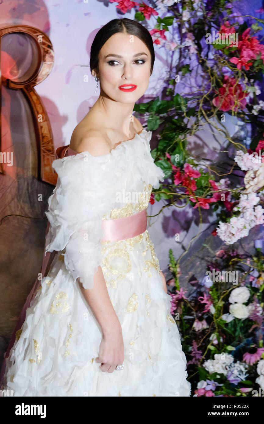 Londres, Royaume-Uni. 1er novembre 2018. Keira Knightley au Gala européen de Casse-Noisette et les quatre domaines le jeudi 1 novembre 2018 tenue à vue Westfield, Londres. Sur la photo : Keira Knightley. Photo par Julie Edwards. Credit : Julie Edwards/Alamy Live News Banque D'Images