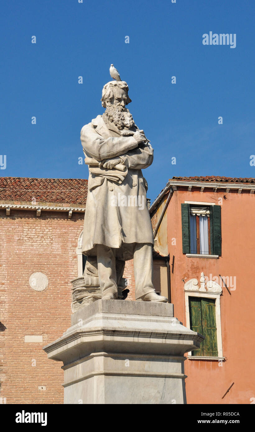 Niccolò Costantinopoli statue, Campo Santo Stefano, Venise, Italie Banque D'Images