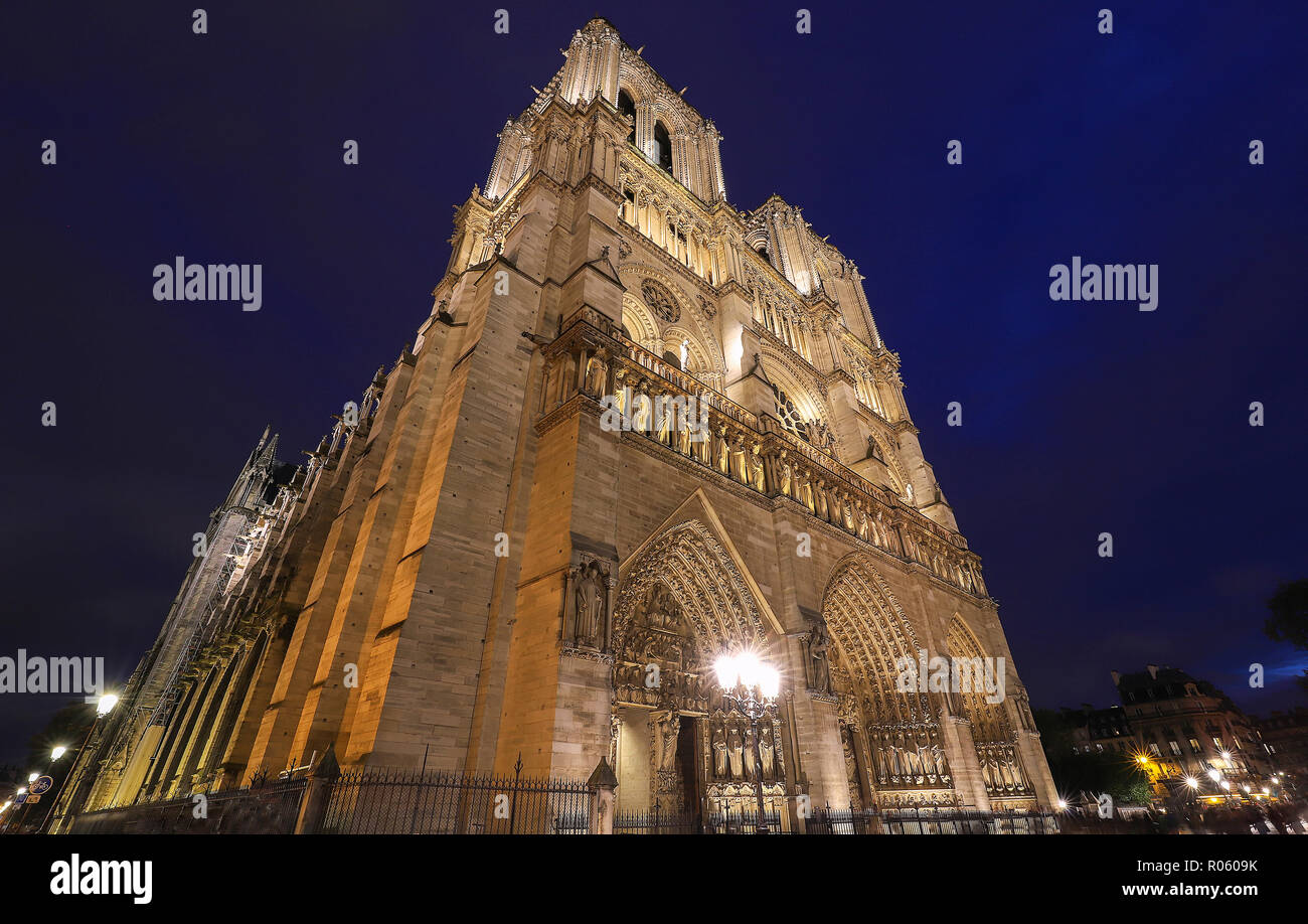 Eglise notre dame du rosaire paris Banque de photographies et d’images à haute résolution Alamy