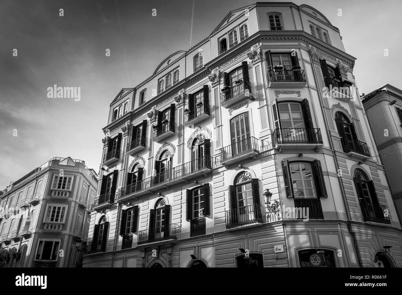 Visiter la belle ville de Malaga parmi des églises et bâtiments historiques Grande roue Banque D'Images
