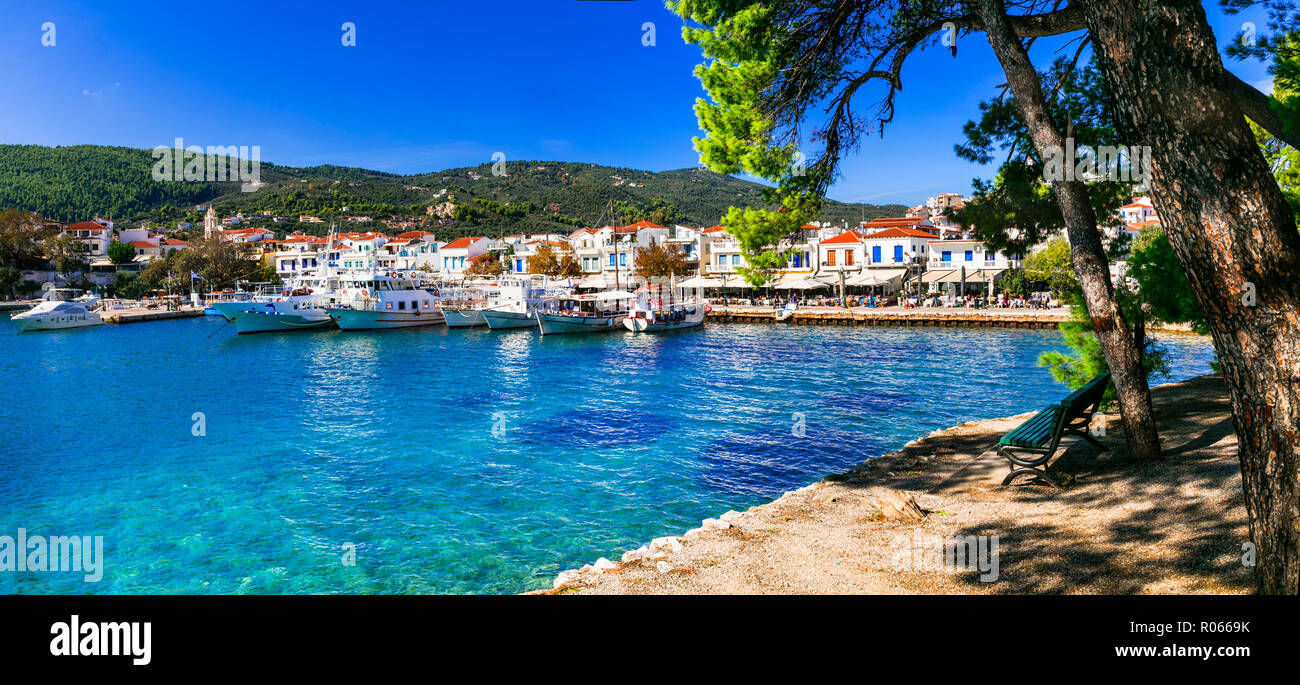 Belle vue panoramique sur la ville de Skiathos, Sporades,grèce,. Banque D'Images