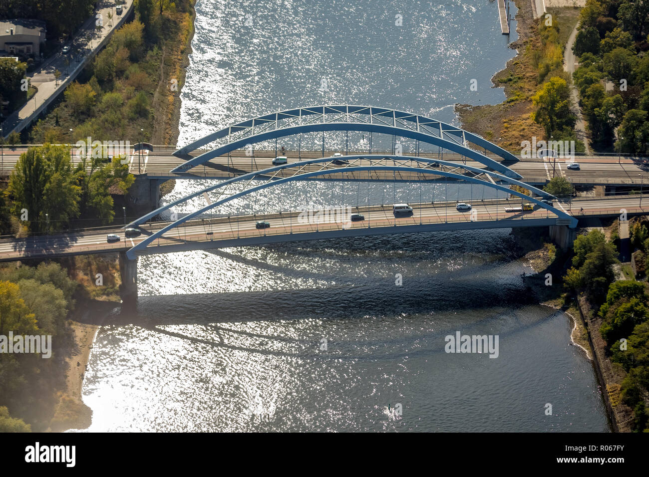 Photo aérienne, Elbe, pont de l'Elbe Elbe, ponts, pont, pont du moteur de Jérusalem, Markgrafenstraße, Werder, Magdebourg, Saxe-Anhalt, Allemagne, DEU, Europ Banque D'Images