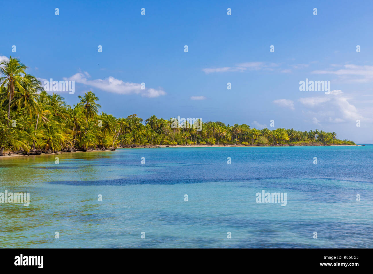 Une vue sur la mer des Caraïbes au large de Bocas del Drago beach, l'Île de Colon, les îles de Bocas del Toro, PANAMA, Amérique Centrale Banque D'Images