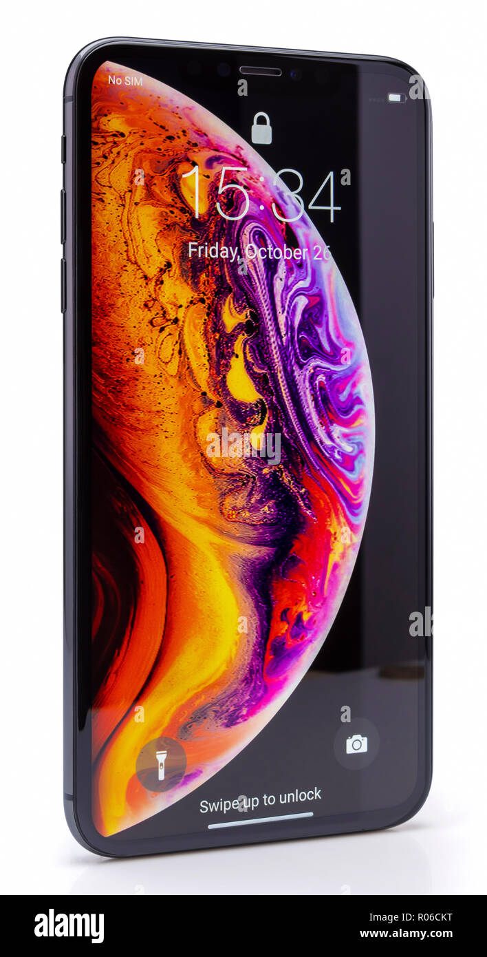 Galati, Roumanie - 26 octobre 2018 : lancement d'Apple le nouveau smartphone iPhone iPhone & Xs Xs Xs iPhone. max max sur fond blanc. Banque D'Images