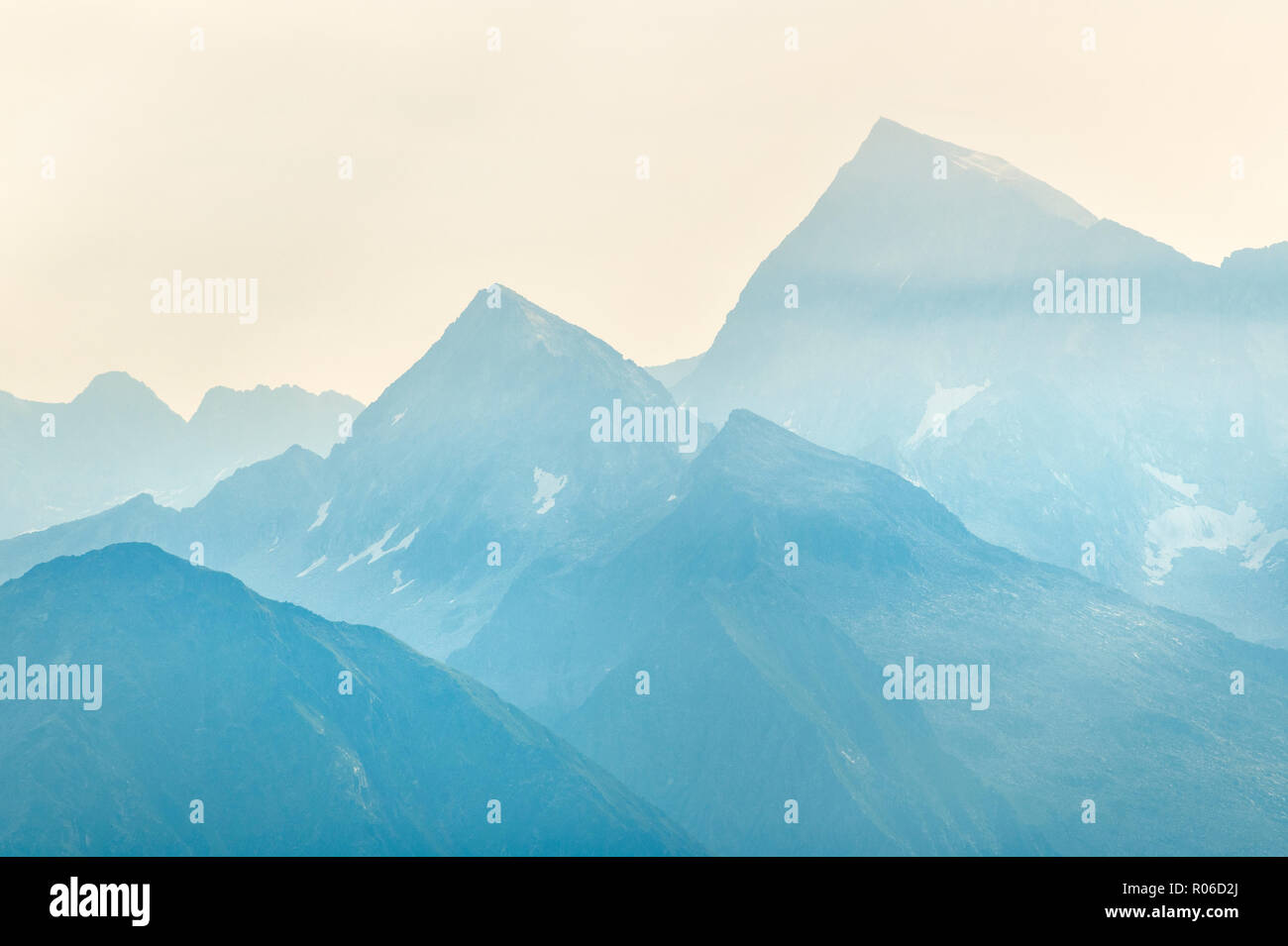 Mont Adamello au lever du soleil, Val Camonica, province de Brescia, Lombardie, Italie, Europe Banque D'Images