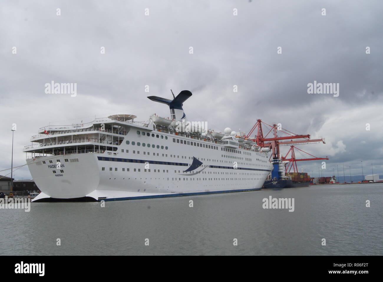 Bateau de croisière dans le port de Bristol Banque D'Images