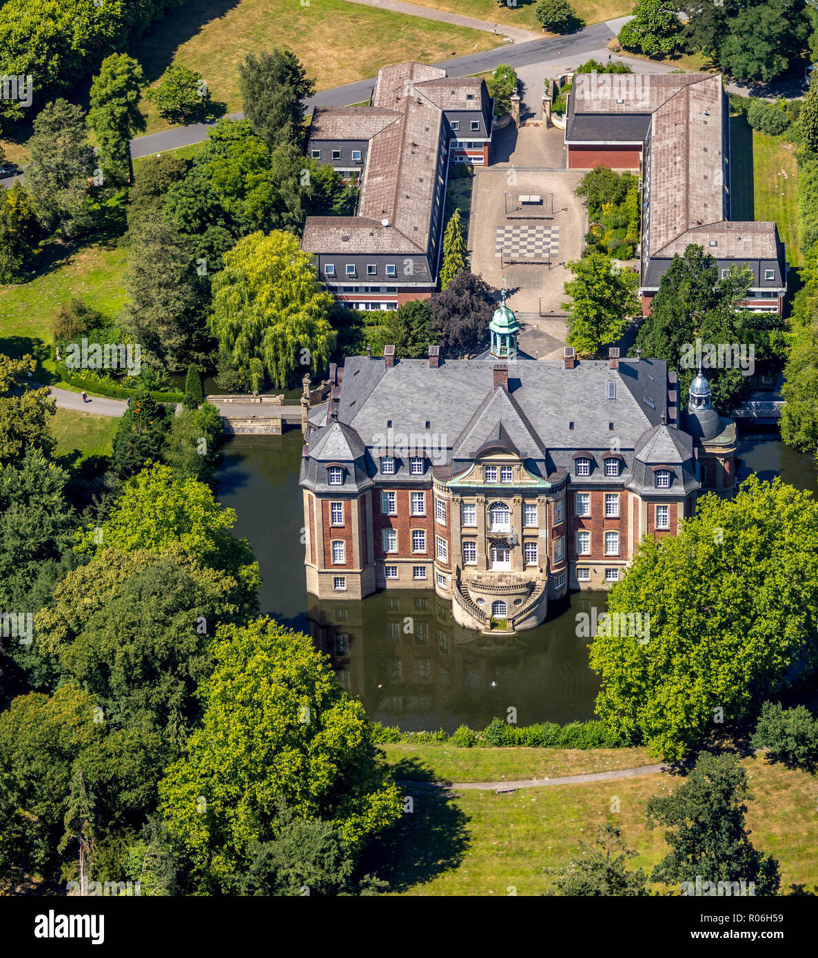 Vue aérienne, Schloss Loburg, Château d'eau, Collegium Jahanneum high school et l'internat, fossé Loburg Holtkamp, Ostbevern, Münsterland, North R Banque D'Images