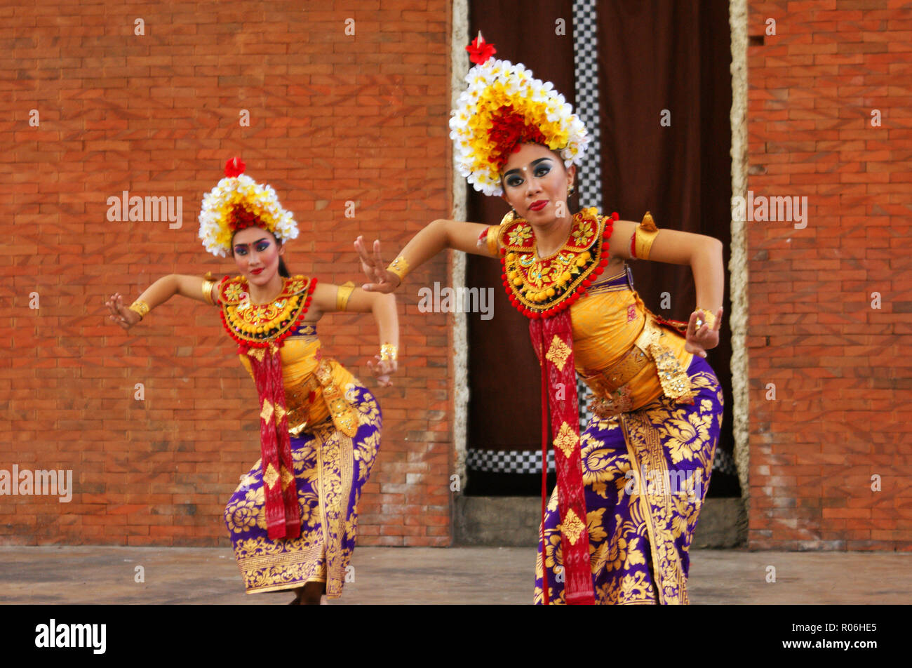 Bali danseuse Banque de photographies et d'images à haute résolution - Alamy