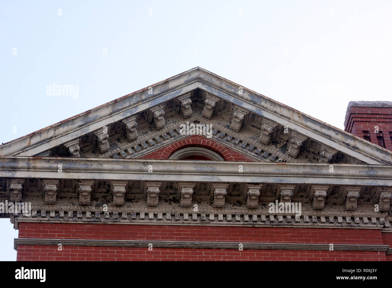 Gros plan du fronton sur l'ancien bâtiment du centre-ville de Staunton, va, USA Banque D'Images