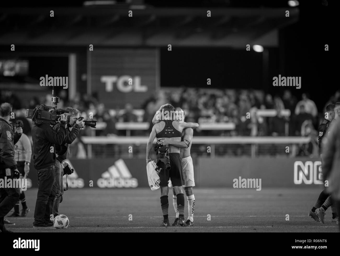 Landon Donavan Hugging Chris Wondolowski Banque D'Images