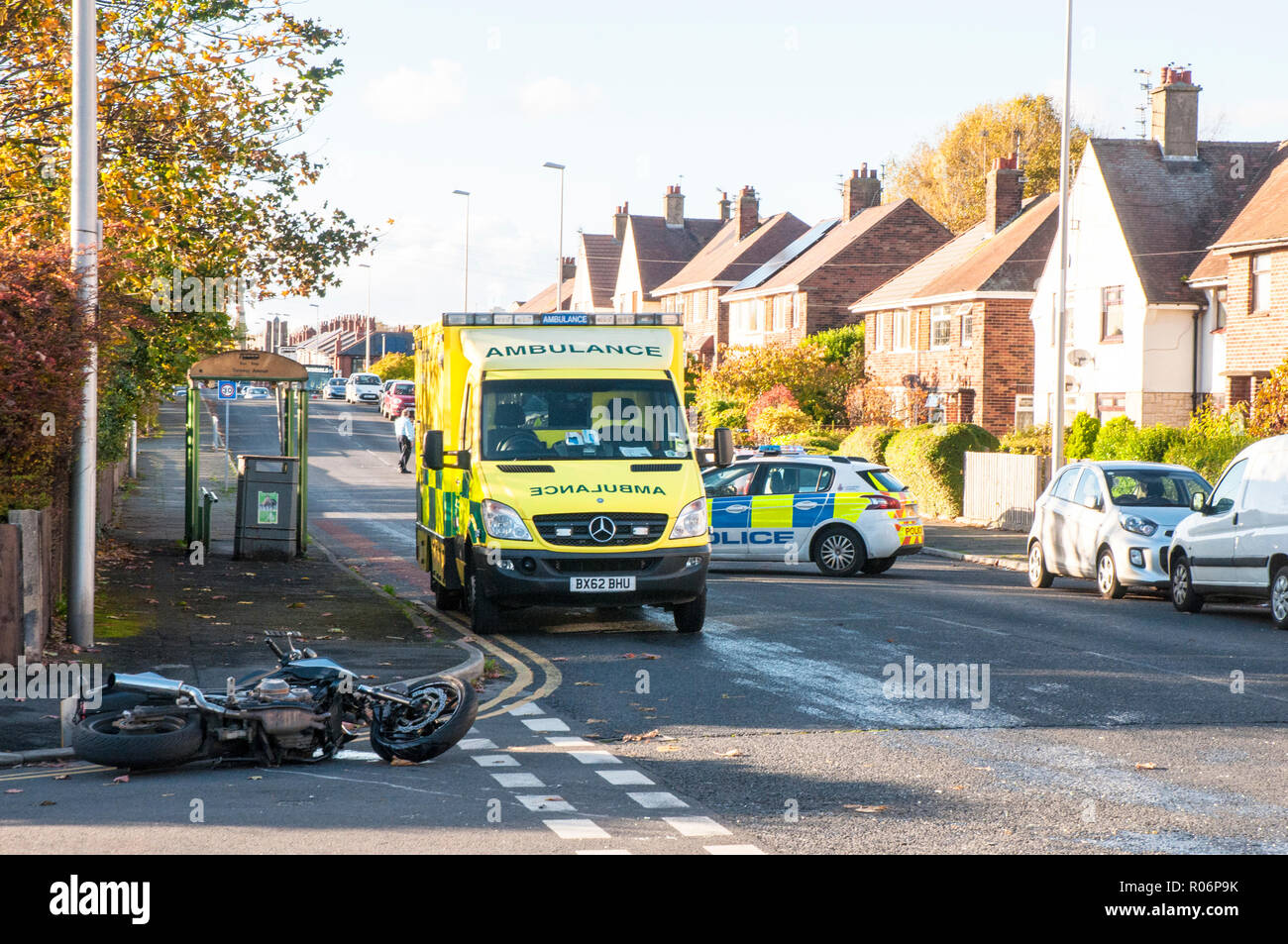 Accident de la circulation en temps réel entre moto et voiture . Banque D'Images