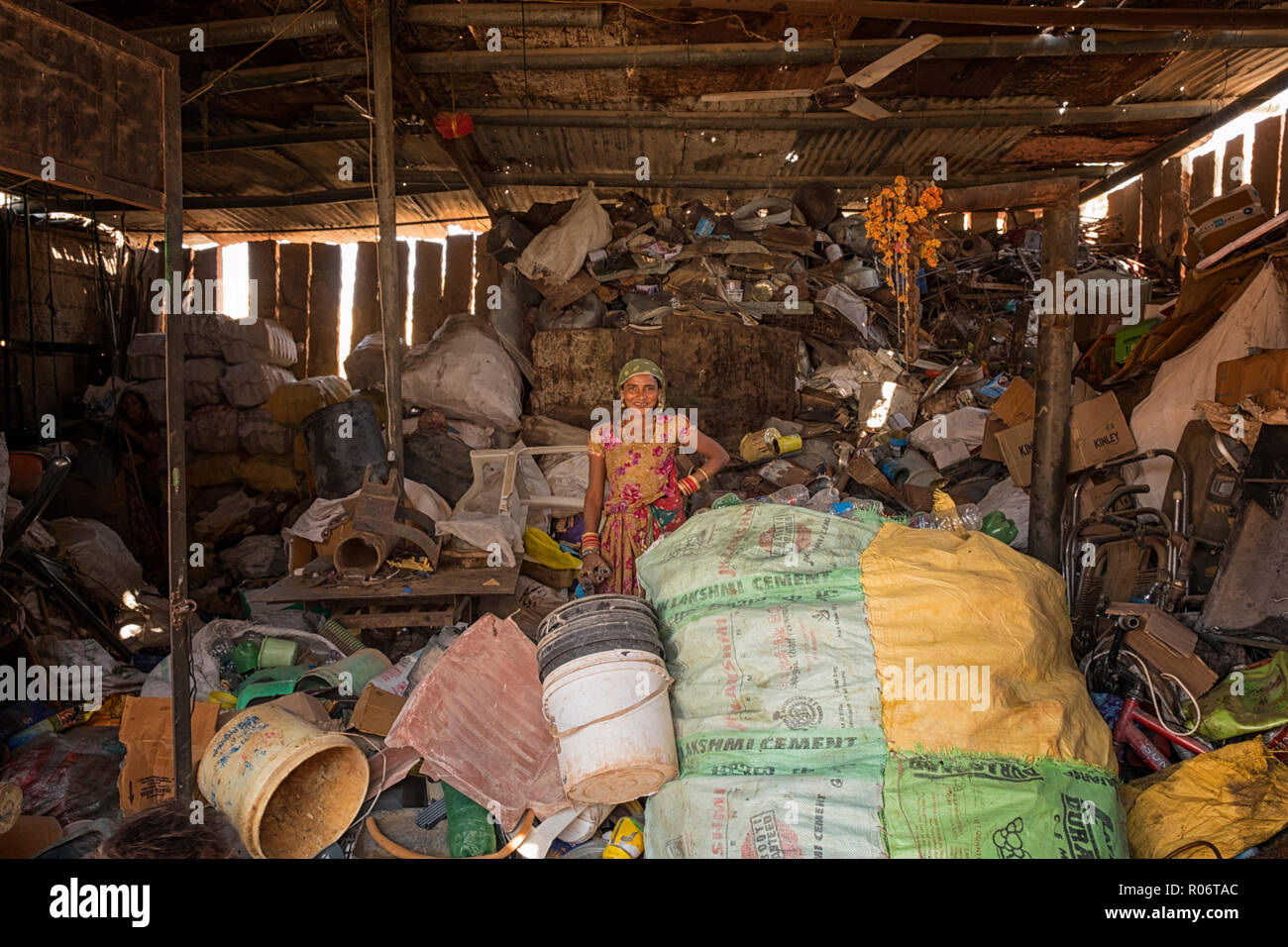 Collecteur de déchets à Jaisalmer, Inde. Banque D'Images