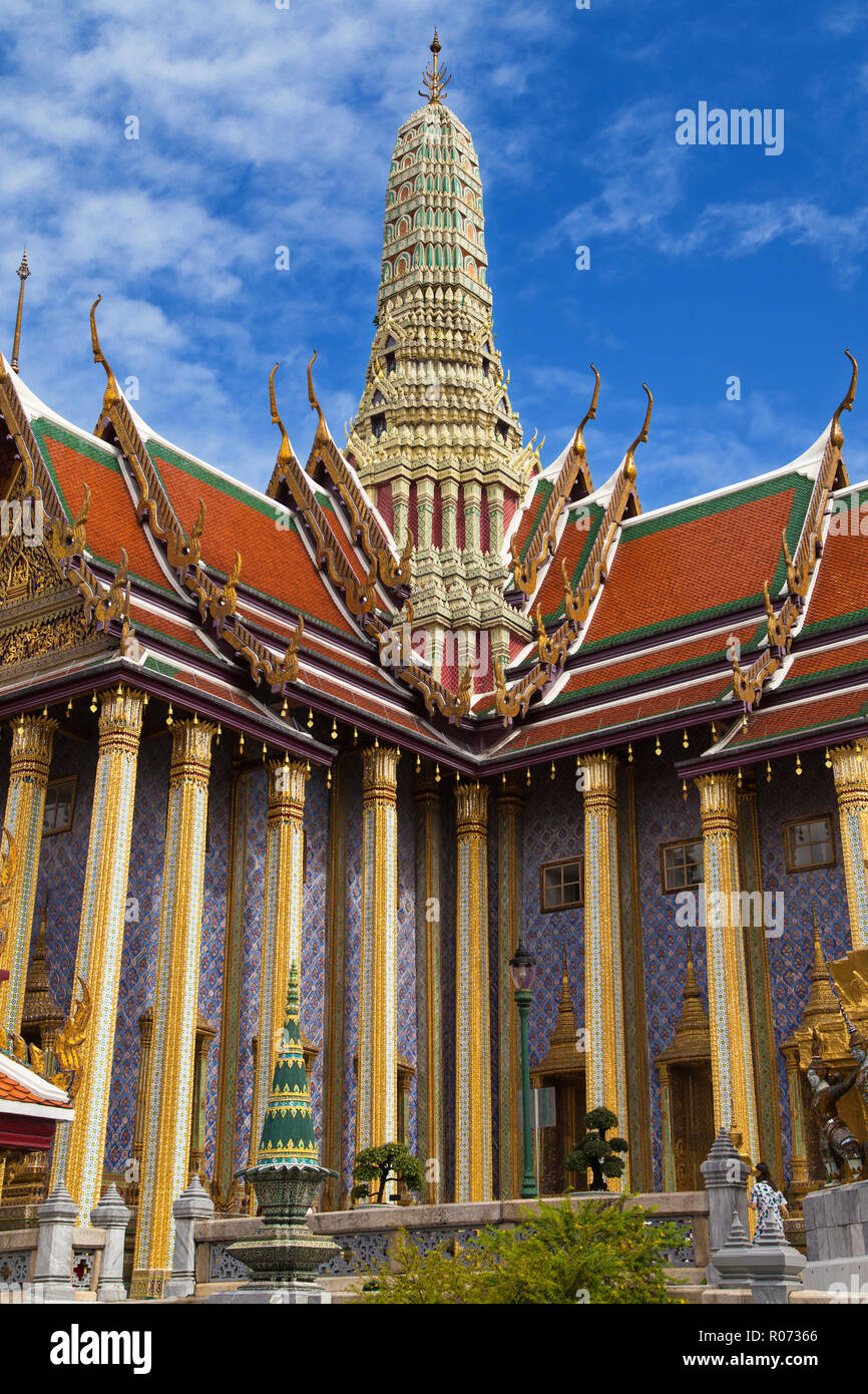 Prasat Phra Thep Bidon, le Panthéon Royal au Wat Phra Kaew, Bangkok, Thaïlande. Banque D'Images