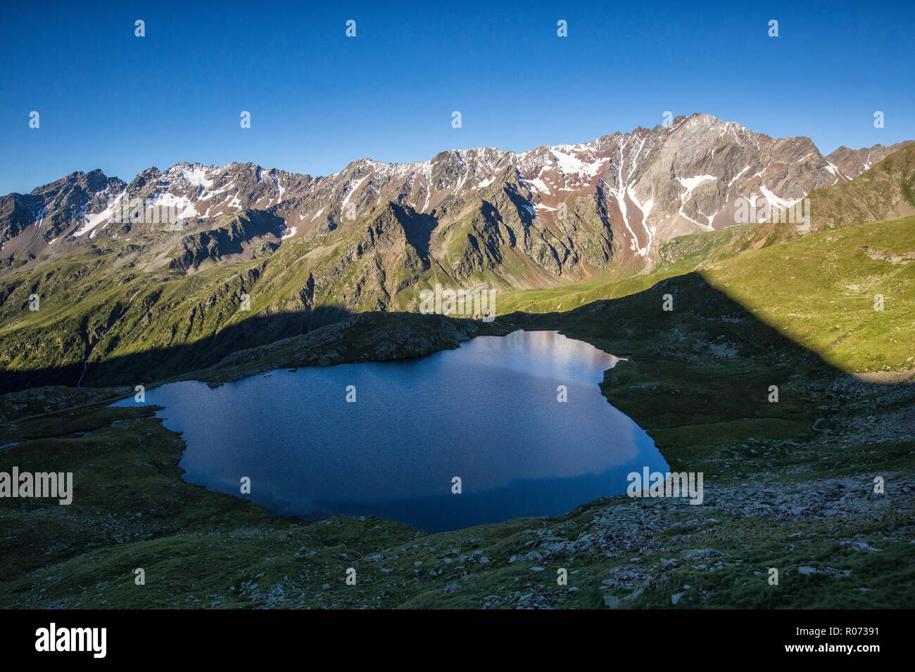Sommaire des pics rocheux de Lago Nero, Gavia Pass, Valcamonica, province de Brescia, Lombardie, Italie Banque D'Images