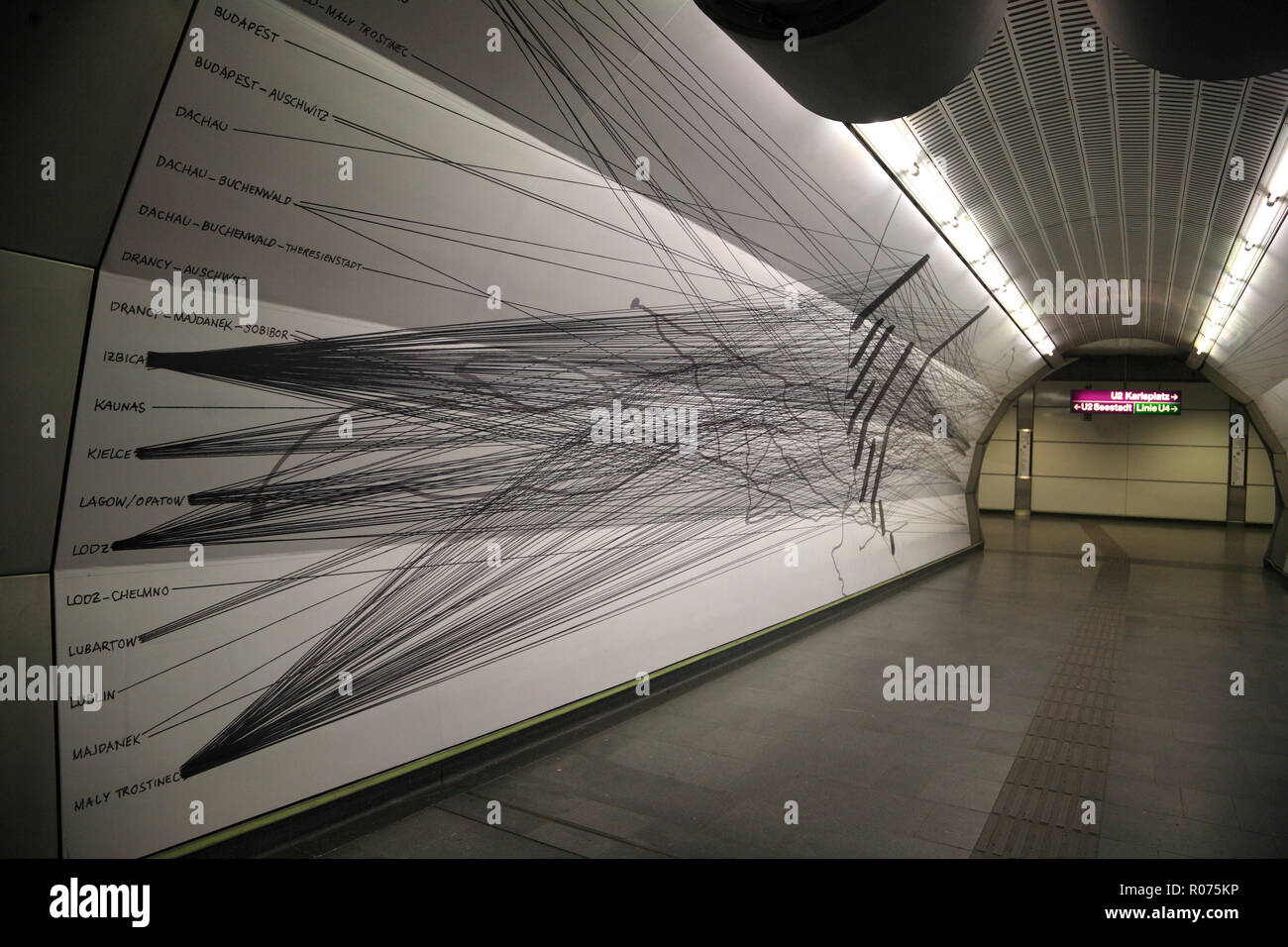 U-Bahn-Station Schottenring, Herminengasse, monument de l'art pour deportated juifs par Michaela Melian, Wien, Vienne, Autriche Banque D'Images